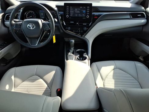 Used 2024 Toyota Camry SE FWD image 11