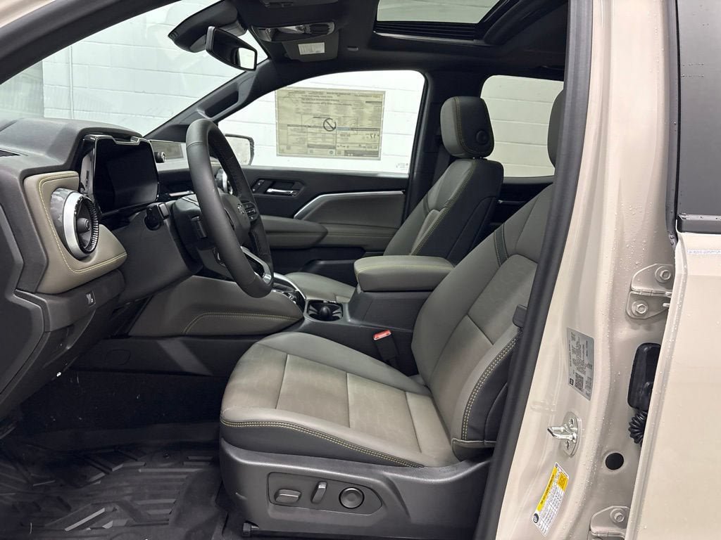 New 2026 Chevrolet Colorado ZR2 w/ Technology Package AWD/4WD image 18