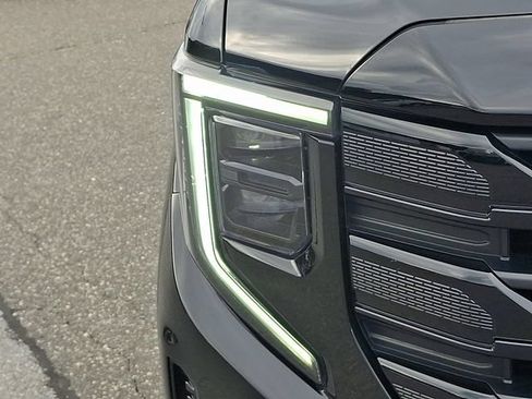 Used 2024 GMC Sierra 1500 Elevation w/ LPO, Elevation Black Package AWD/4WD image 27