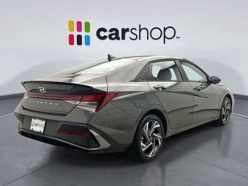 Used 2025 Hyundai Elantra Sport w/ Cargo Package FWD image 5