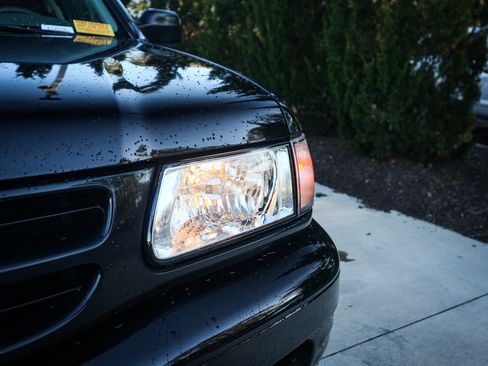 Used 2002 Isuzu Rodeo LS image 5