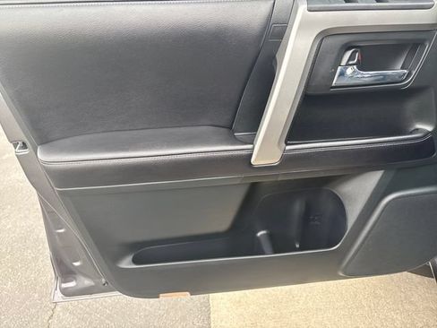 Used 2016 Toyota 4Runner SR5 Premium AWD/4WD image 10