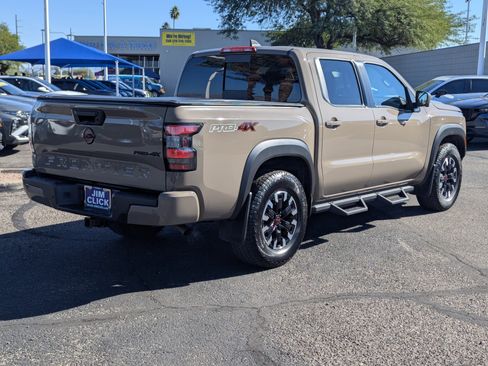 Used 2024 Nissan Frontier PRO-4X w/ Pro Convenience Package image 2