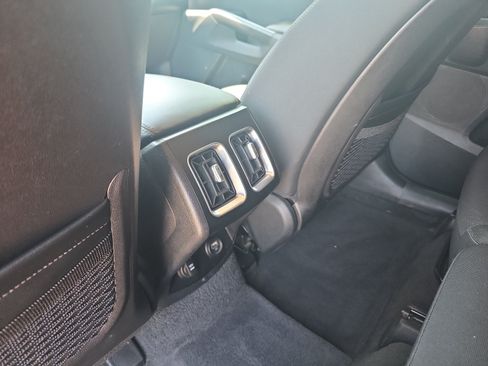 Used 2023 Kia Sorento LX FWD image 32