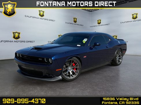 Used 2015 Dodge Challenger SRT RWD image 1