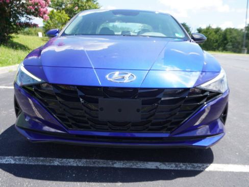 Used 2023 Hyundai Elantra SEL FWD image 2