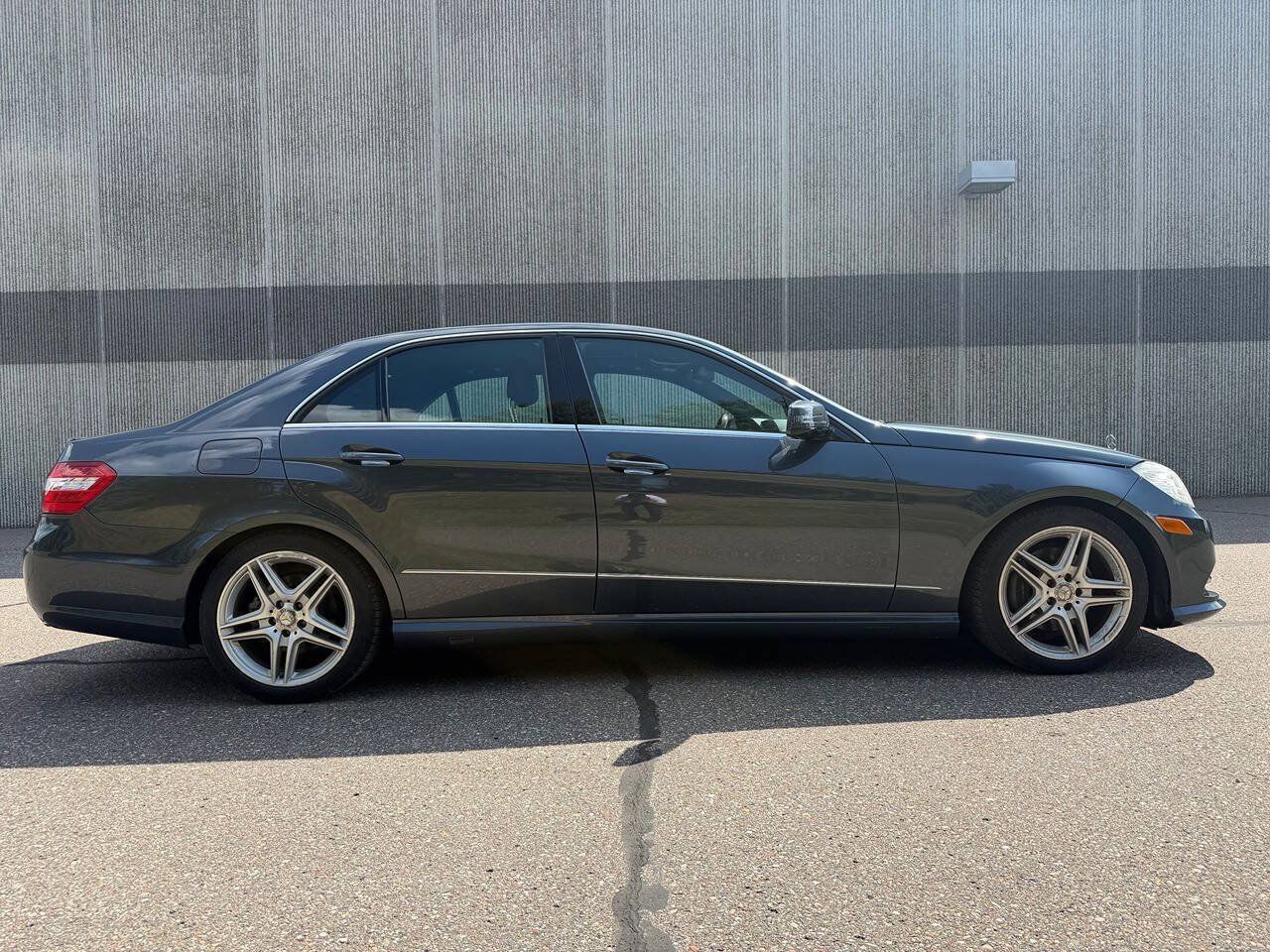 Used 2013 Mercedes-Benz E 350 4MATIC Sedan image 5