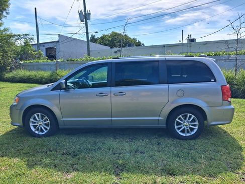 Used 2018 Dodge Grand Caravan SXT FWD image 9