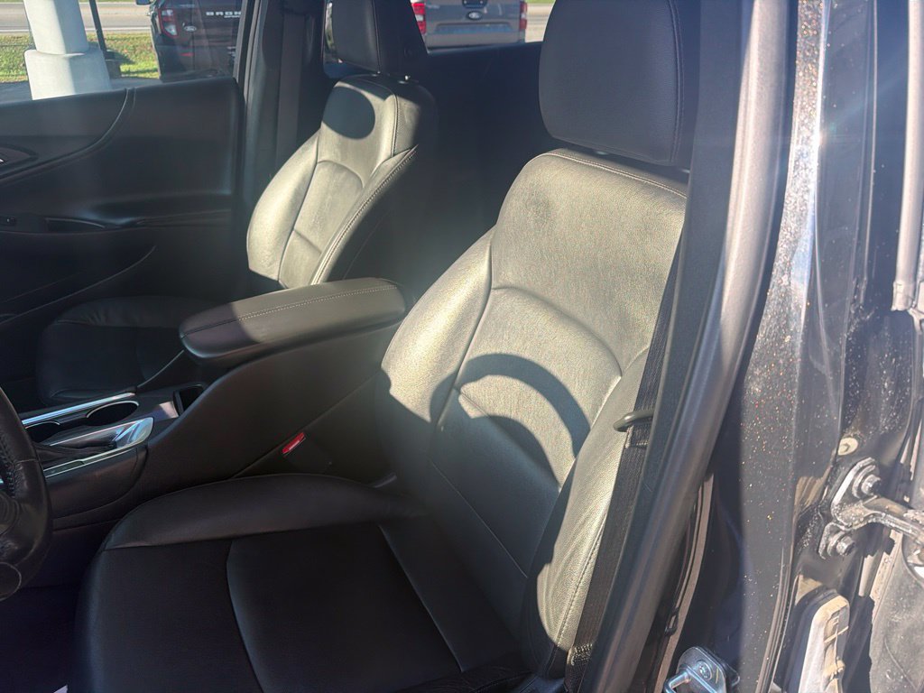 Used 2021 Chevrolet Malibu LT w/ Leather Package FWD image 17