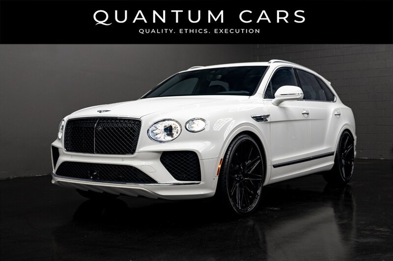 Used 2024 Bentley Bentayga AWD/4WD image 1