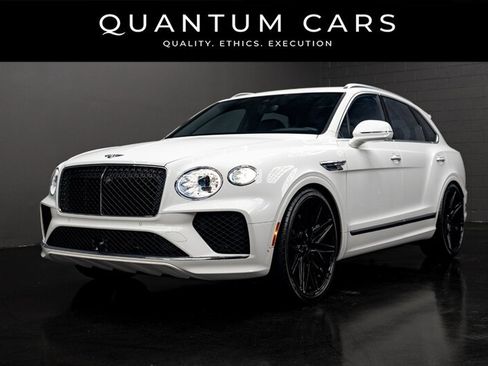 Used 2024 Bentley Bentayga AWD/4WD image 1