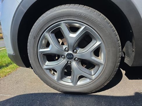 Used 2019 Kia Sorento EX AWD/4WD image 14