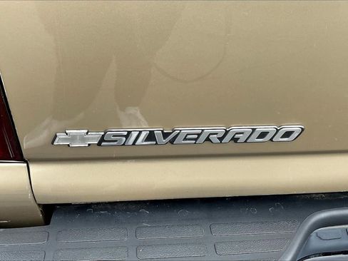 Used 2005 Chevrolet Silverado 1500 LS w/ Light Duty Power Package image 23