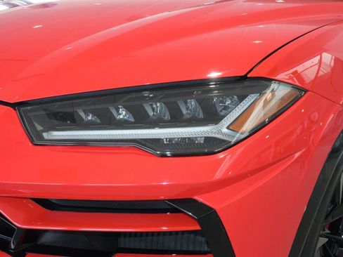 Used 2020 Lamborghini Urus AWD/4WD image 13