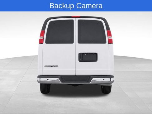 Used 2025 Chevrolet Express 3500 LT w/ LT Preferred Equipment Group RWD image 7