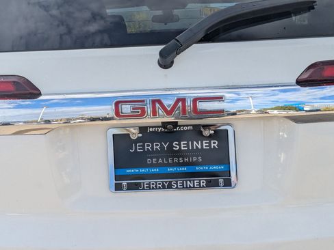 Used 2020 GMC Acadia SLE image 13