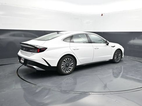 Used 2025 Hyundai Sonata SEL FWD image 9