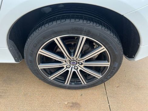 Used 2017 Volvo XC60 T6 Inscription w/ Protection Package AWD/4WD image 12