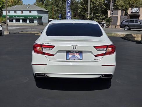 Used 2018 Honda Accord Sport image 6