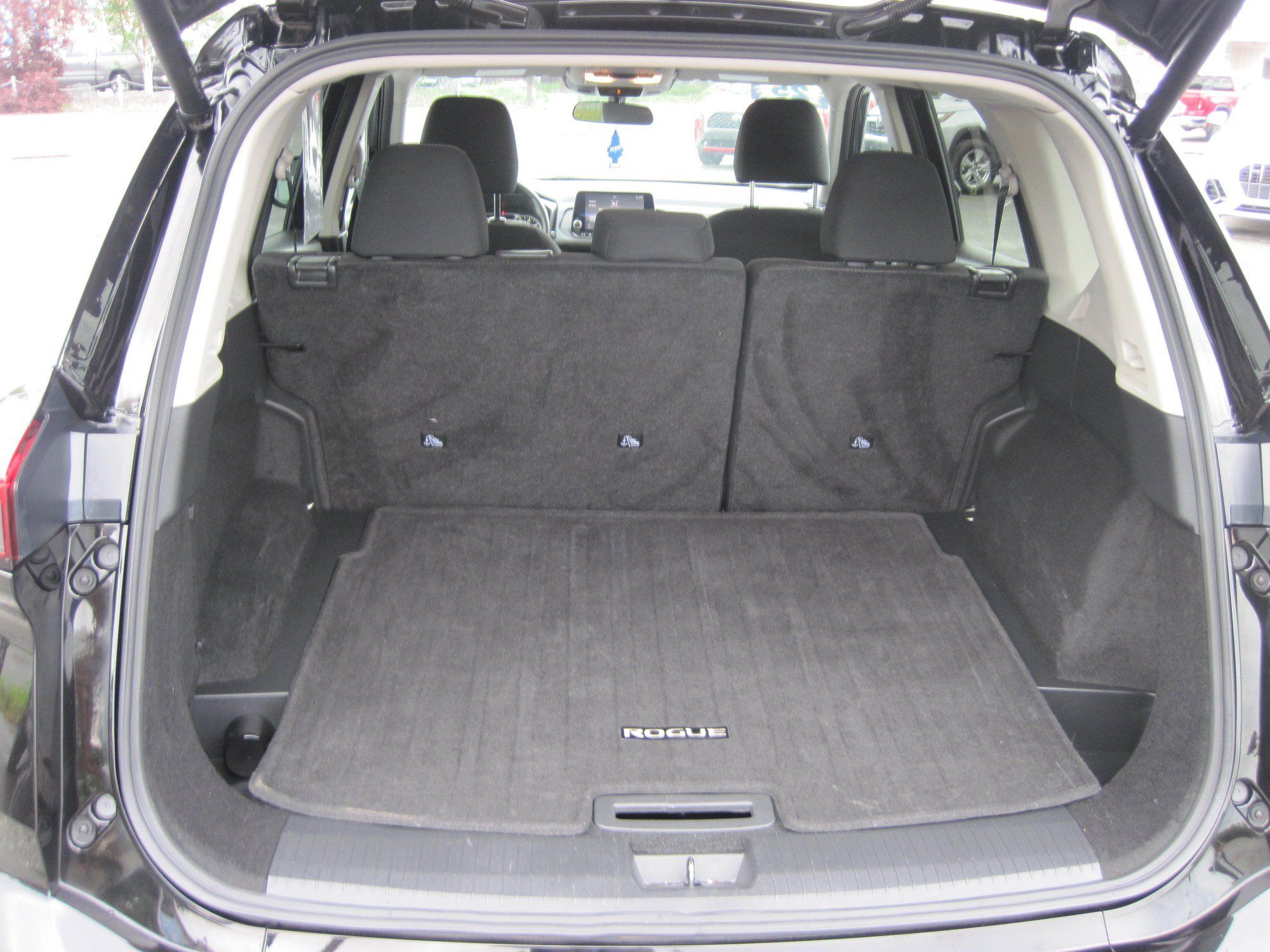 Used 2025 Nissan Rogue SV AWD/4WD image 6