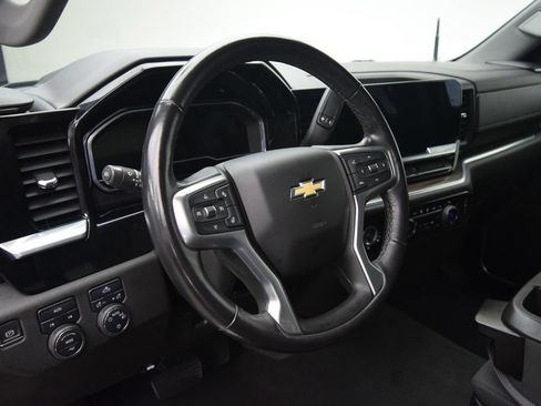 Used 2022 Chevrolet Silverado 1500 LT AWD/4WD image 16