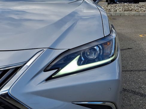 Used 2021 Lexus ES 300h w/ Premium Package FWD image 9