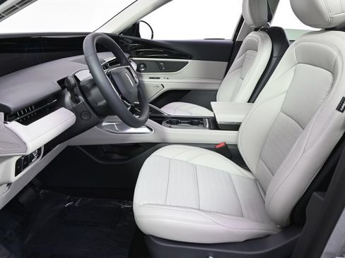 New 2026 Lincoln Nautilus Reserve AWD/4WD image 13