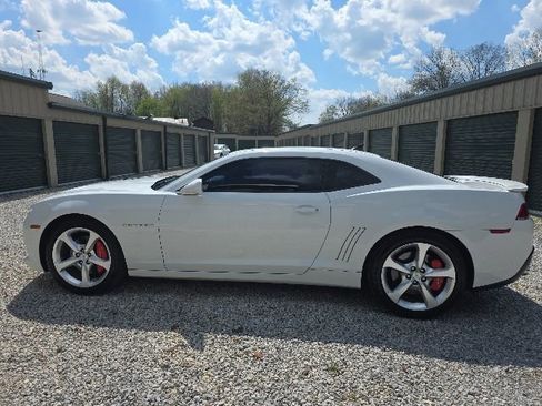 Used 2015 Chevrolet Camaro SS RWD image 2