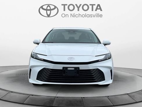 Used 2025 Toyota Camry LE image 8