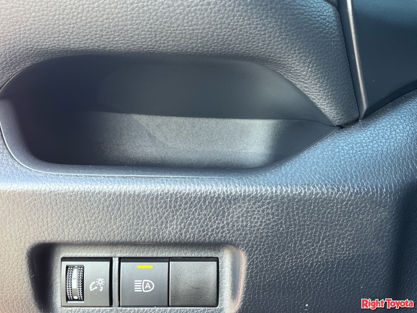 Certified 2025 Toyota RAV4 XLE AWD/4WD image 32