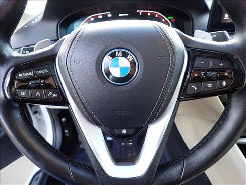 Used 2022 BMW 530e xDrive w/ Premium Package AWD/4WD image 15