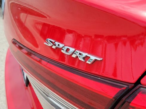 Used 2023 Honda Civic Sport image 9