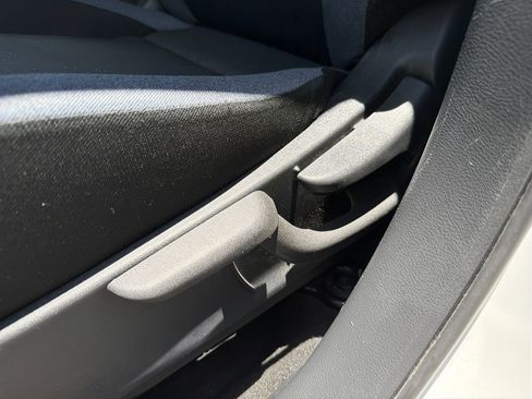 Used 2024 Nissan Versa SV FWD image 17