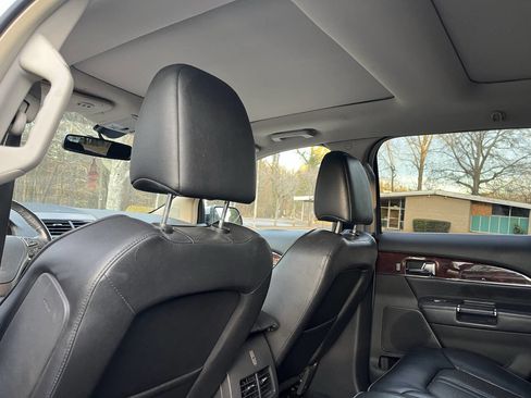 Used 2012 Lincoln MKX AWD image 10