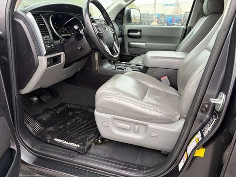Used 2019 Toyota Sequoia Limited w/ Safety & Convenience Package AWD/4WD image 18