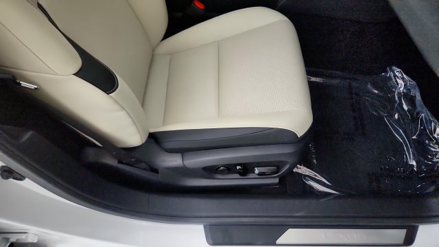 Used 2025 Lexus ES 350 w/ Premium Package FWD image 35