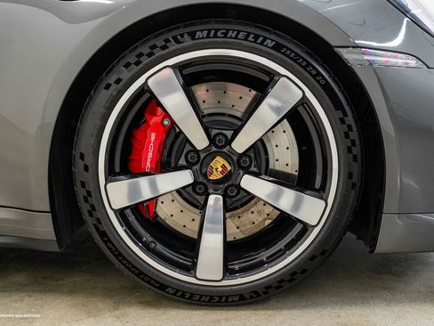 Used 2022 Porsche 911 Turbo image 9