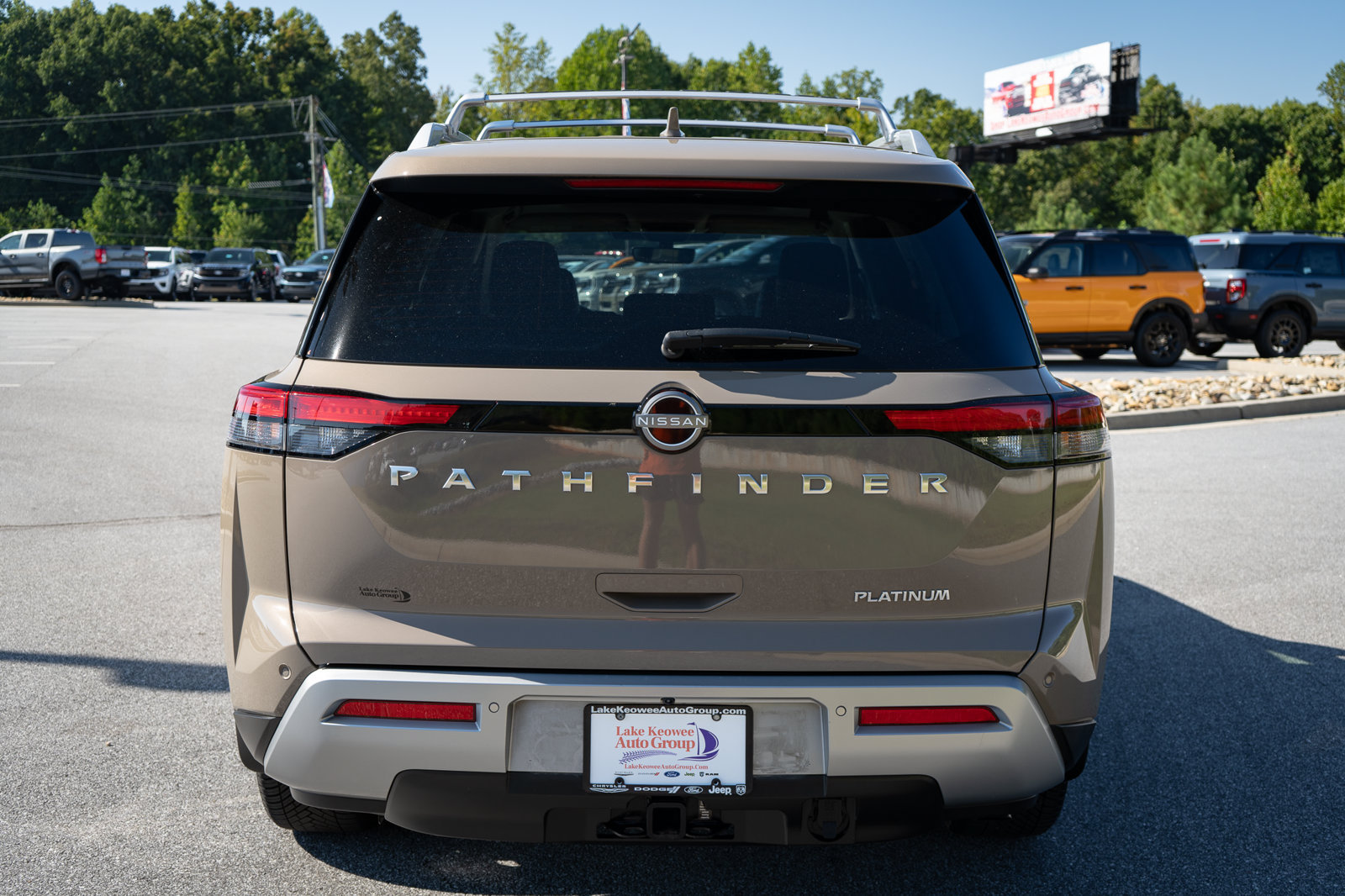 Used 2023 Nissan Pathfinder Platinum w/ Cargo Package FWD image 8