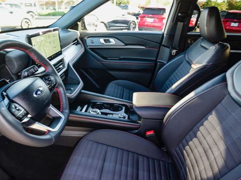 Used 2025 Ford Explorer ST-Line w/ Premium Package image 19