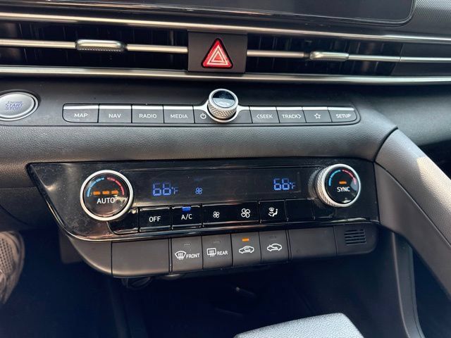 Used 2024 Hyundai Elantra SEL FWD image 15