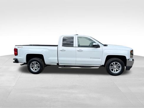 Used 2018 Chevrolet Silverado 1500 LT w/ All Star Edition AWD/4WD image 2