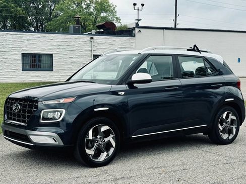 Used 2021 Hyundai Venue FWD image 6