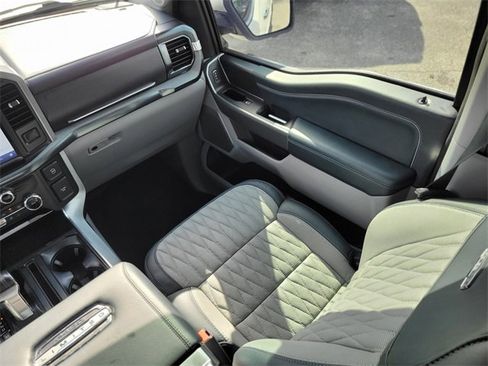 Used 2023 Ford F150 Limited image 12