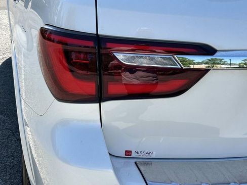 Used 2024 INFINITI QX80 Luxe RWD image 13