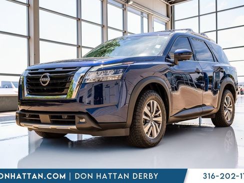 Used 2023 Nissan Pathfinder SL AWD/4WD image 1