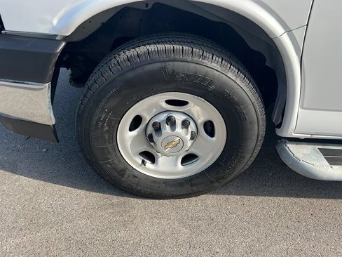 Used 2025 Chevrolet Express 2500 w/ Driver Convenience Package RWD image 13