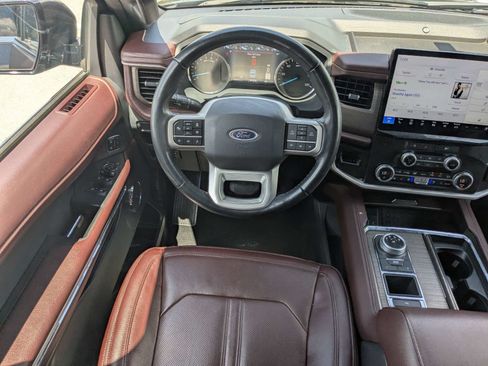Used 2024 Ford Expedition Limited RWD image 17
