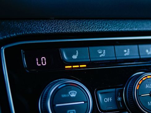 Used 2023 Volkswagen Atlas Cross Sport SEL R-Line image 26