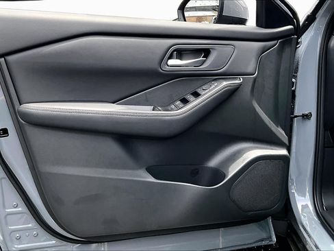 New 2026 Nissan Rogue SV FWD image 10