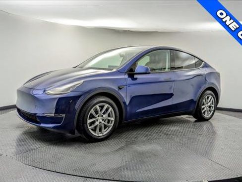 Used 2022 Tesla Model Y Long Range image 2